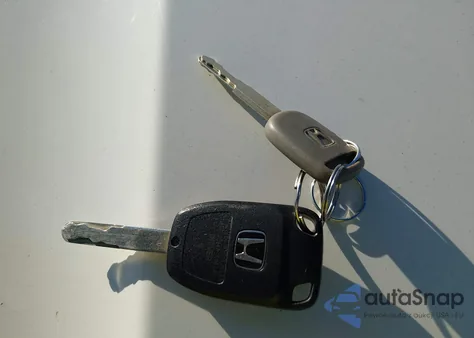 2011 Honda Odyssey Touring/Touring Elite z USA, uszkodzony, nr VIN 5FNRL5H90BB041327